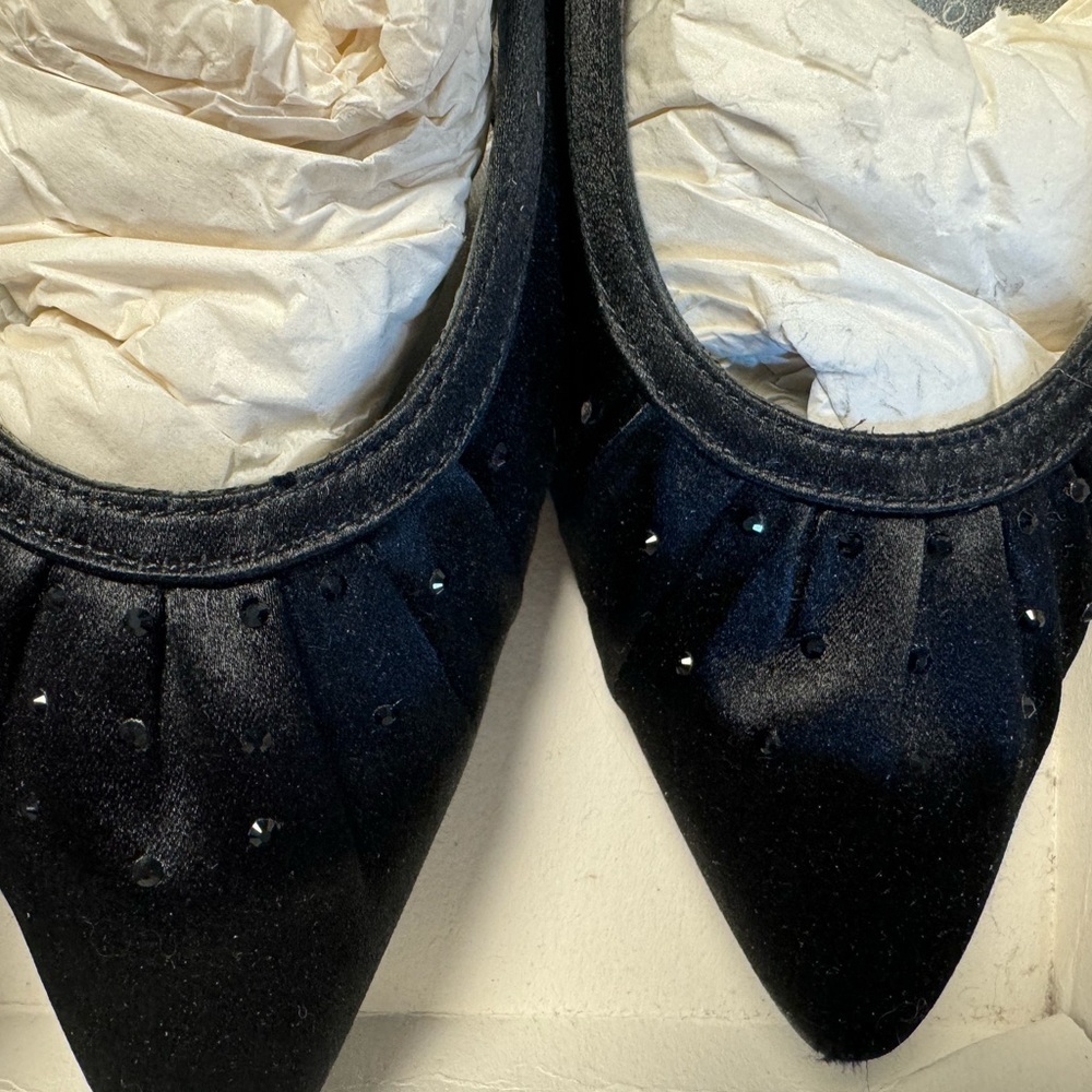 STUART WEITZMAN “ GLODUFFY” BLACK SATIN HEELS-SIZE 8.5-EXCELLENT CONDITION - Picture 5 of 6